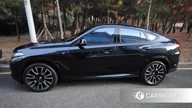 BMW X6 (G06) 2025 Черный из Кореи, фото 4