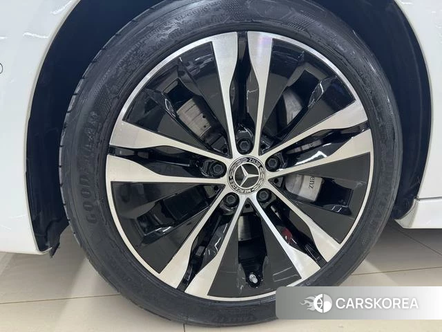 Mercedes-Benz C-class PHEV 2024 Белый из Китая, фото 4