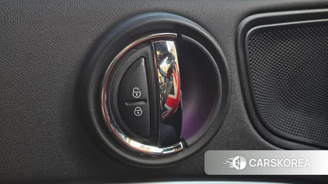 Mini Cooper S Countryman 2022 Светло-серебряный цвет из Кореи, фото 4