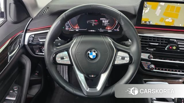 BMW 5 Series (G30) 2023 Черный из Кореи, фото 4