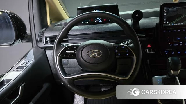 Hyundai Staria 2023 Белый из Кореи, фото 4