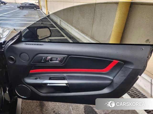 Ford Mustang 2019 Черный из Кореи, фото 4
