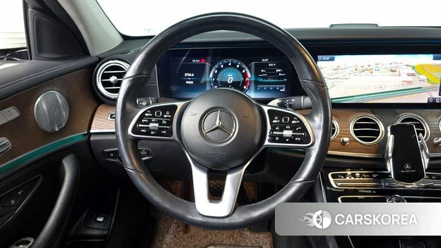 Mercedes-Benz E-Class W213 2018 Белый из Кореи, фото 4