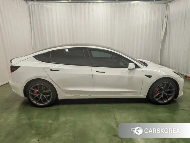 Tesla Model 3 2022 Белый из Китая, фото 4