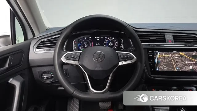 Volkswagen Tiguan second Generation 2024 Белый из Кореи, фото 4