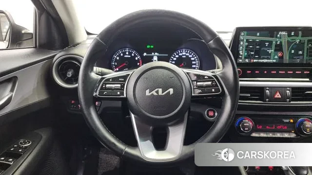 Kia The New K3 2nd generation 2021 Белый из Кореи, фото 4