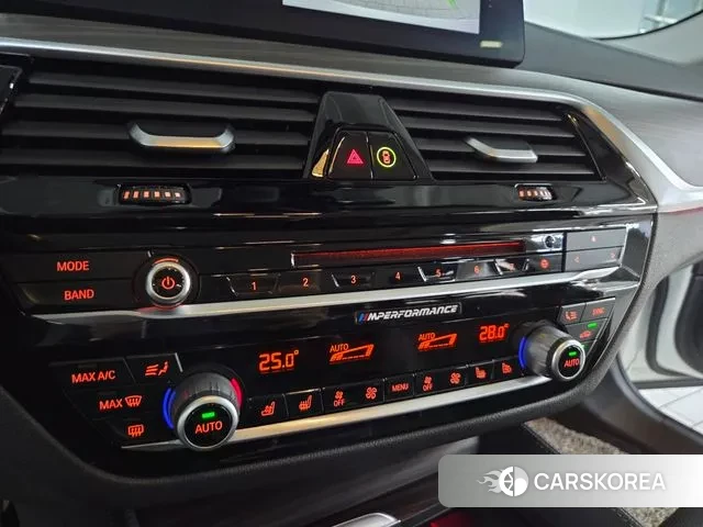 BMW 5 Series (G30) 2018 Белый из Кореи, фото 4