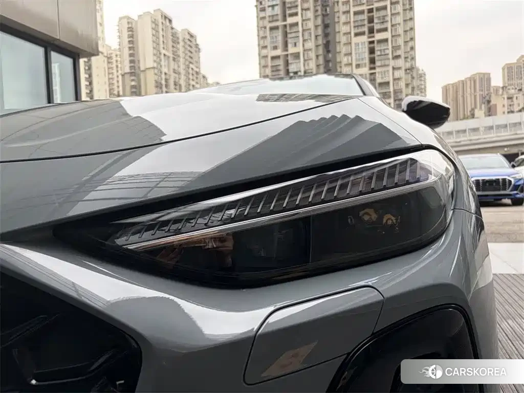 Audi A5L 2026 Silver/gray из Китая, фото 4