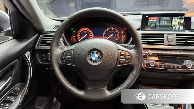 BMW 3 Series (F30) 2018 Белый из Кореи, фото 4