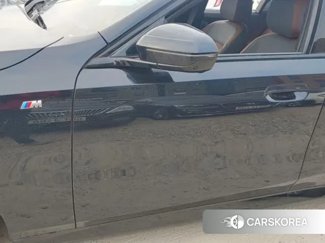 BMW 5 Series (G60) 2025 Черный из Кореи, фото 4