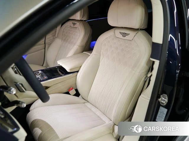 Bentley Flying Spur 3rd Generation 2022 Серебряный из Кореи, фото 4