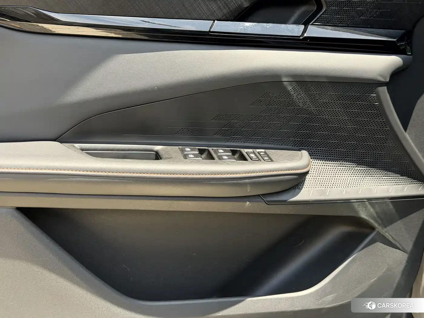 Chang'an UNI-V 2024 Silver/gray из Китая, фото 4