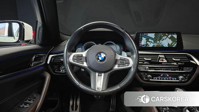 BMW 5 Series (G30) 2018 Белый из Кореи, фото 4