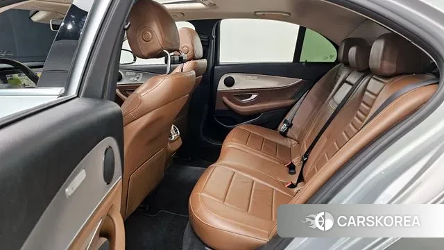 Mercedes-Benz E-Class W213 2019 Серебряный из Кореи, фото 4