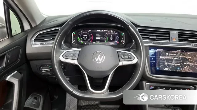 Volkswagen Tiguan Allspace 2024 Белый из Кореи, фото 4