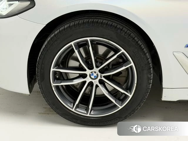 BMW 5 series 2022 Белый из Китая, фото 4