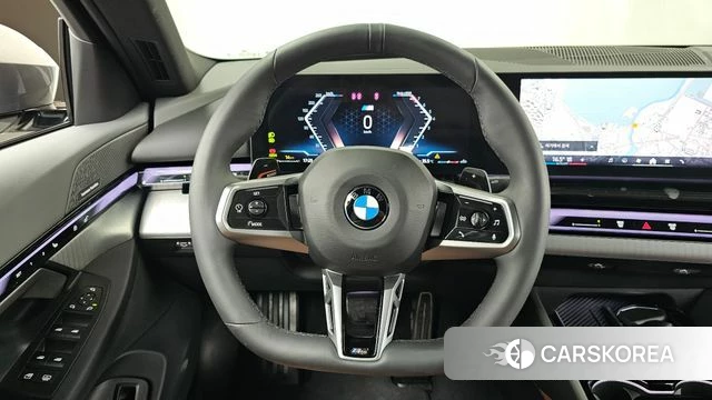 BMW 5 Series (G60) 2025 Серебристо-серый из Кореи, фото 4