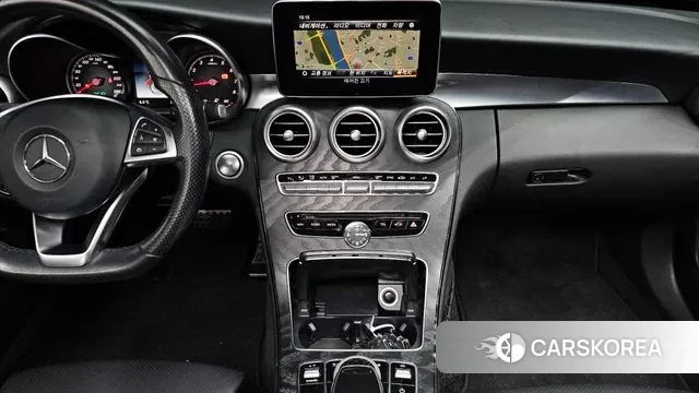 Mercedes-Benz C-Class W205 2018 Белый из Кореи, фото 4