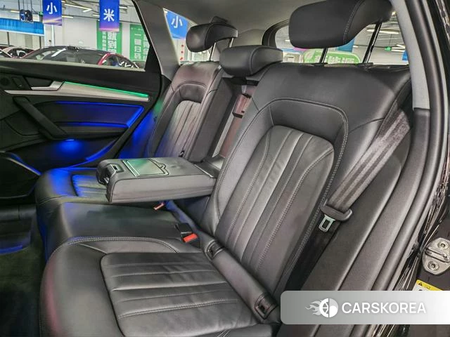 Audi Q5L 2021 Черный из Китая, фото 4