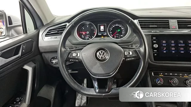 Volkswagen Tiguan second Generation 2018 Серебряный из Кореи, фото 4