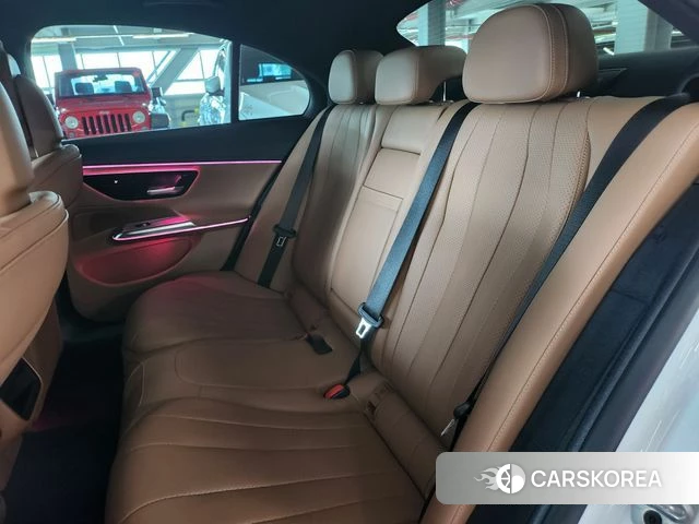 Mercedes-Benz E-Class W214 2024 Белый из Кореи, фото 4