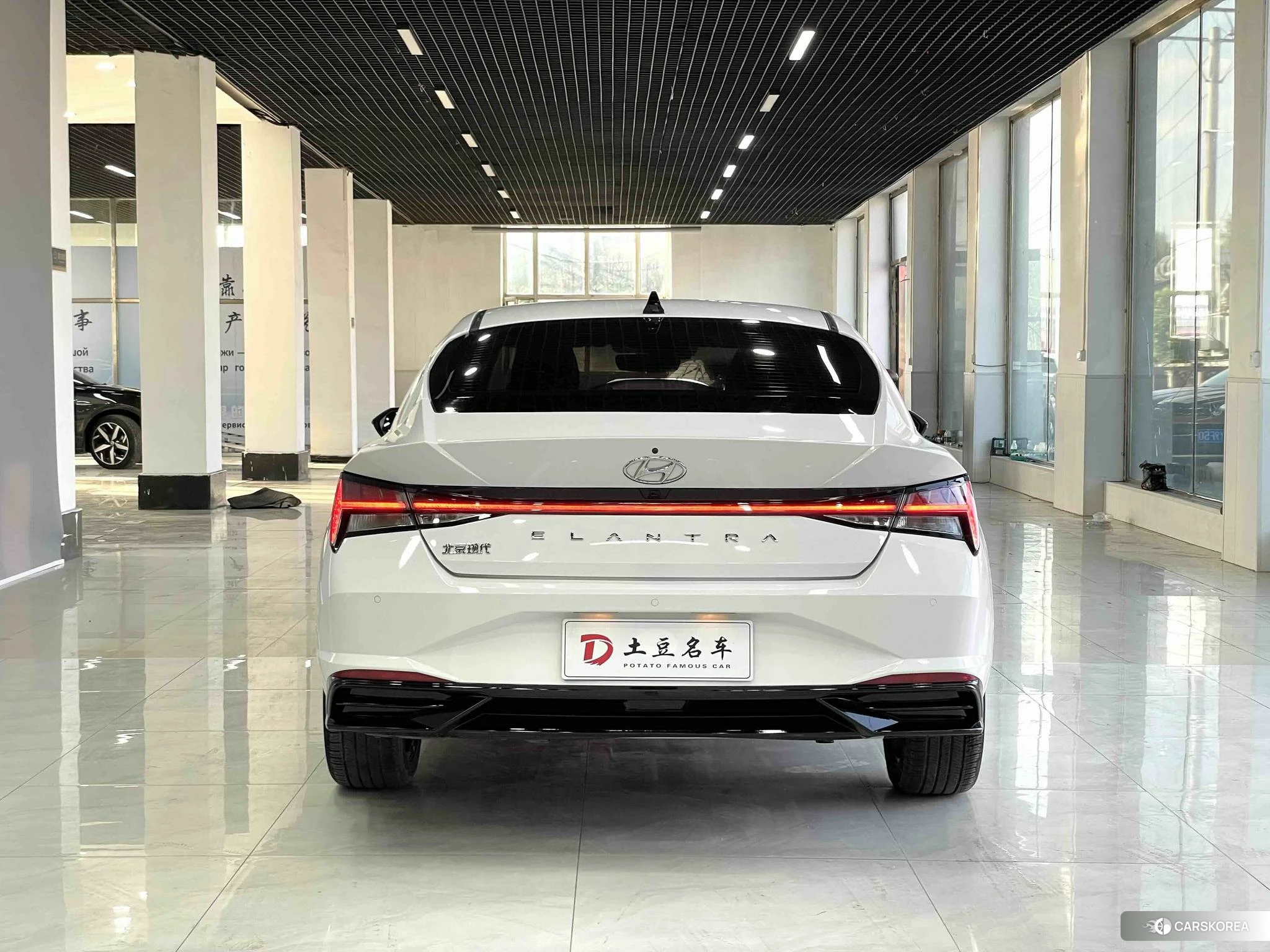 Hyundai Elantra 2022 Белый из Китая, фото 4