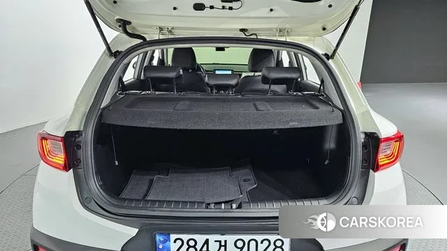 Kia Stonic 2018 Белый из Кореи, фото 4