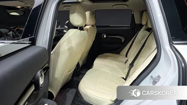 Mini Cooper Clubman 2023 Белый из Кореи, фото 4