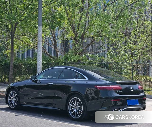 Mercedes-Benz E-class (imported) 2023 Зеленый из Китая, фото 4