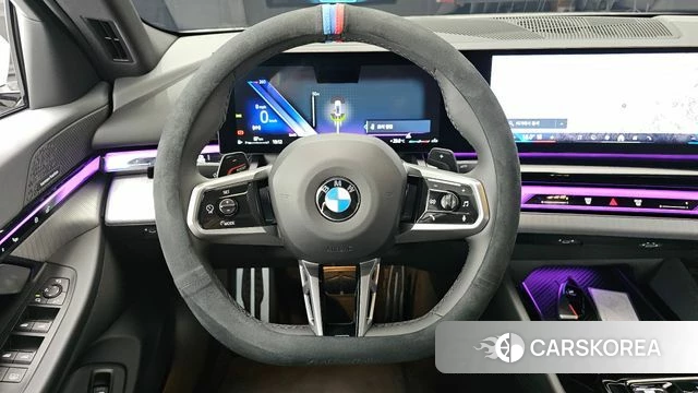 BMW 5 Series (G60) 2024 Белый из Кореи, фото 4