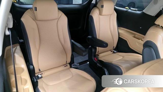Kia Carnival 4th generation 2022 Белый из Кореи, фото 4