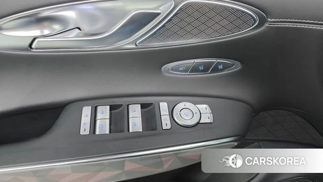 Genesis GV70 2021 Черный из Кореи, фото 4