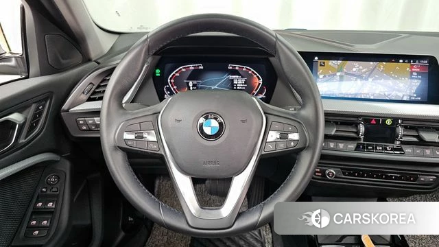 BMW 1 Series (F40) 2021 Белый из Кореи, фото 4