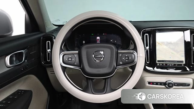 Volvo XC40 2024 Серебристо-серый из Кореи, фото 4
