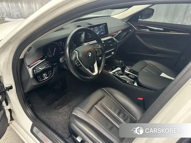 BMW 5 Series (G30) 2018 Белый из Кореи, фото 4