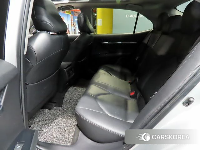 Toyota Camry (XV70) 2019 Серебряный из Кореи, фото 4