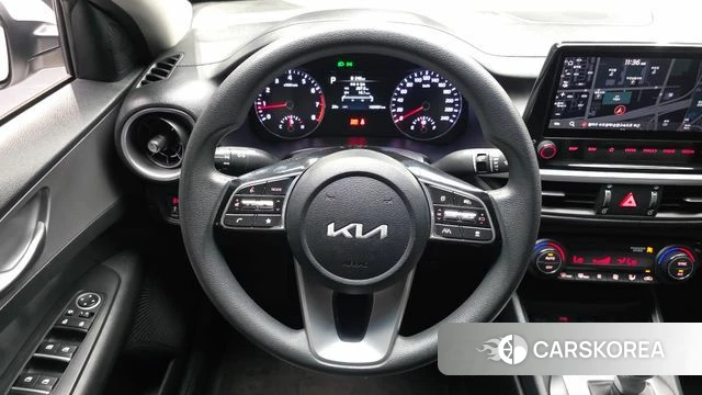 Kia The New K3 2nd generation 2021 Белый из Кореи, фото 4
