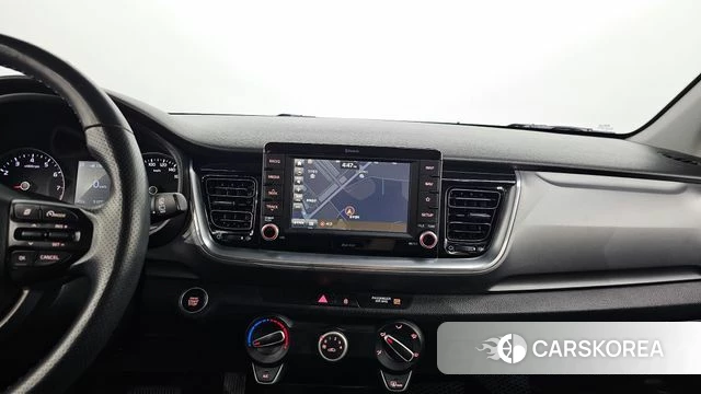 Kia Stonic 2018 Белый из Кореи, фото 4