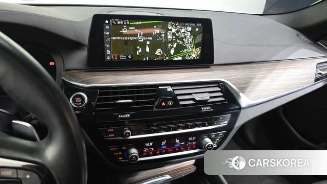 BMW 5 Series (G30) 2018 Белый из Кореи, фото 4