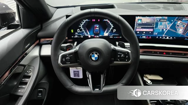 BMW 5 Series (G60) 2025 Серый из Кореи, фото 4