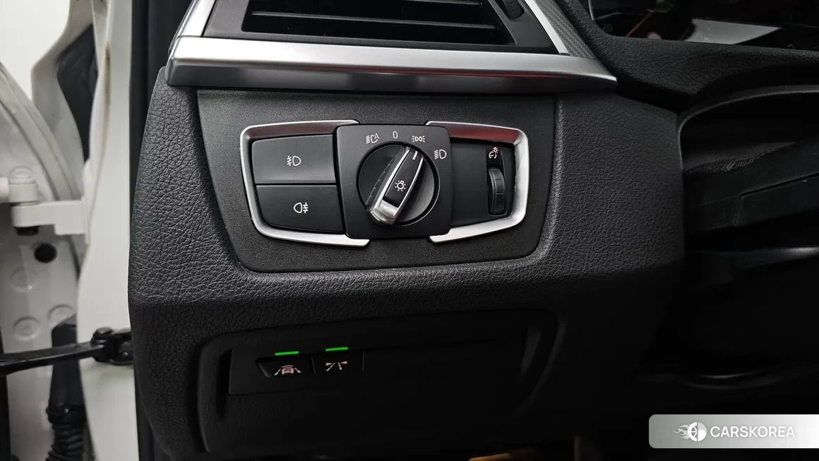 BMW 3 Series (F30) 2018 Белый из Кореи, фото 4