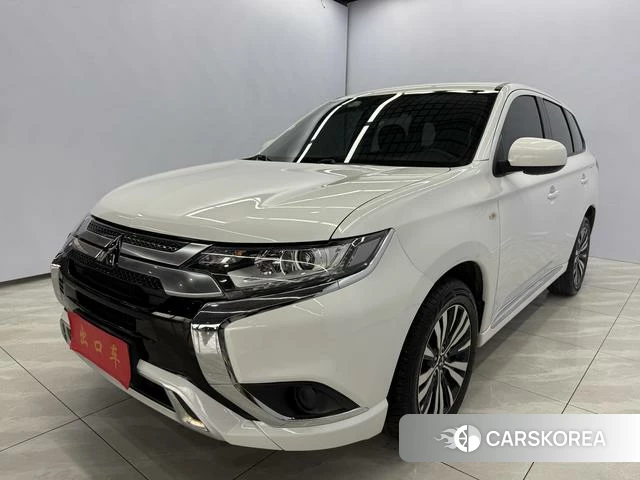 Mitsubishi  Outlander 2022 Белый из Китая, фото 4