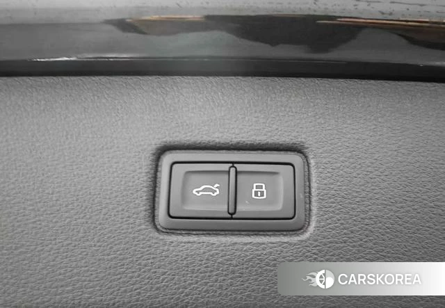 Audi Q7 2025 Черный из Китая, фото 4