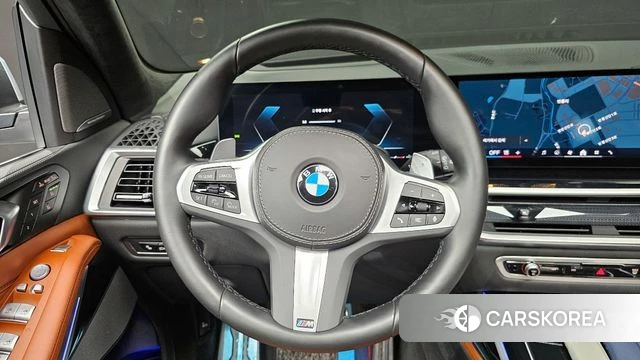 BMW X7 (G07) 2023 Светло-серебряный цвет из Кореи, фото 4