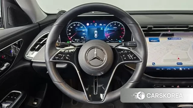 Mercedes-Benz E-Class W214 2024 Светло-серебряный цвет из Кореи, фото 4