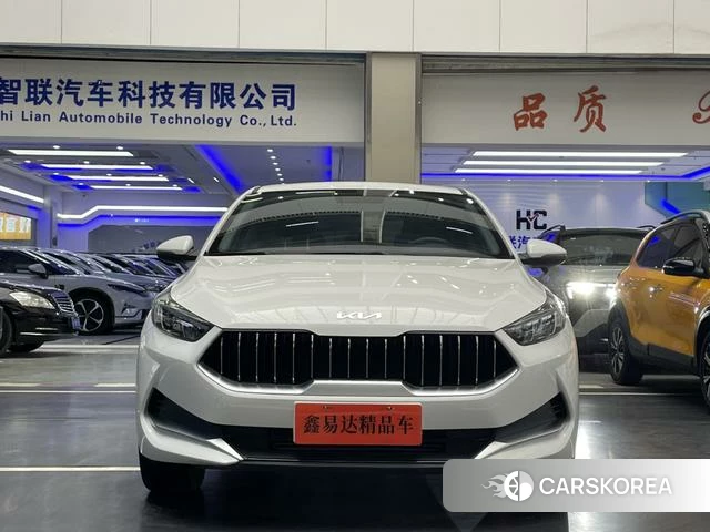 Kia K3 2023 Белый из Китая, фото 4
