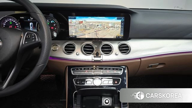 Mercedes-Benz E-Class W213 2018 Белый из Кореи, фото 4