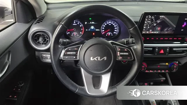 Kia The New K3 2nd generation 2021 Белый из Кореи, фото 4