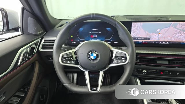 BMW i4 2026 Светло-серебряный цвет из Кореи, фото 4