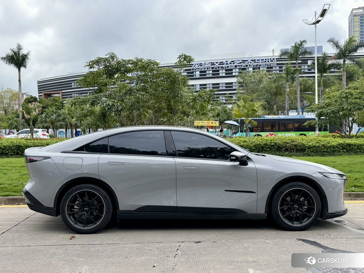 Mazda EZ-6 2024 Серебристо-серый из Китая, фото 4